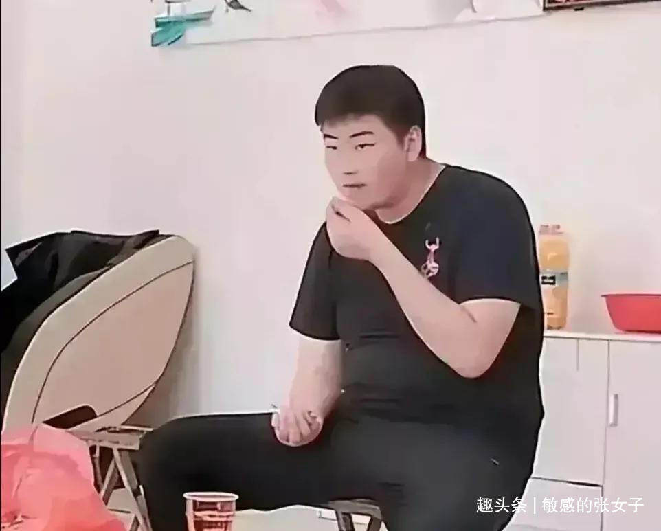 同样是大衣哥看中的儿媳，把陈亚男和陈萌放在一起，差距就出来了