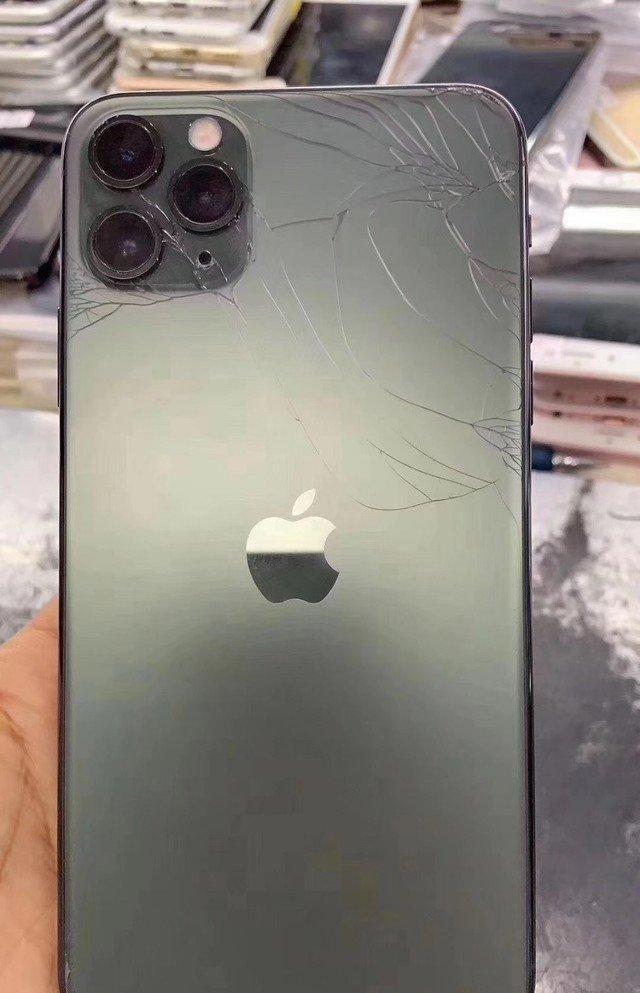 画面惨烈!iphone 11集体首碎:维修成本堪比换新机