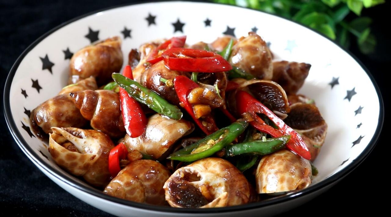 这是辣炒海螺的做法螺肉q弹香辣入味做法简单快手