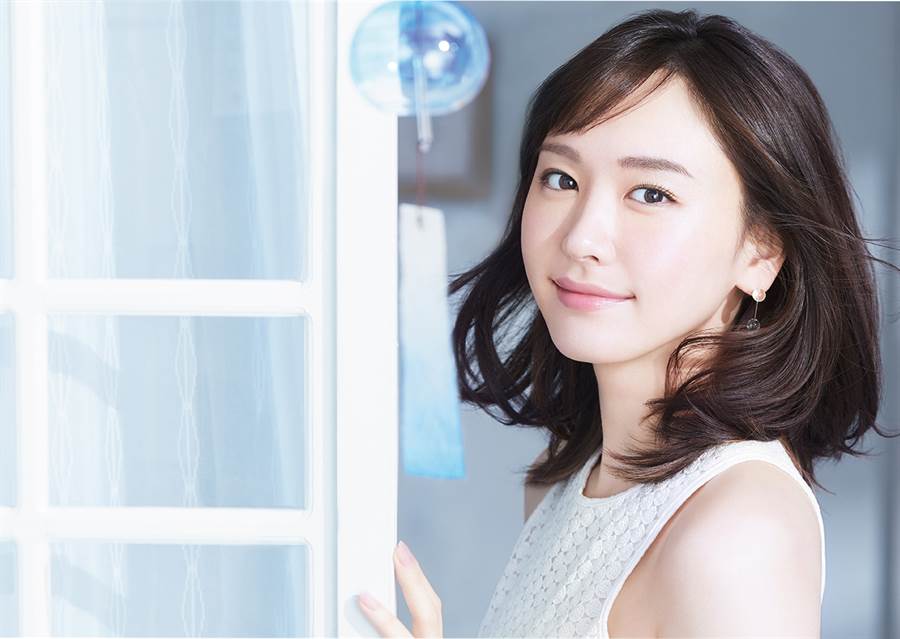 日本"国民老婆"新垣结衣女神胸部震撼日本网友