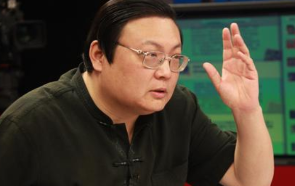 48岁老梁和妻子近照,老梁称:绝对百分百不要孩子!到底为什么