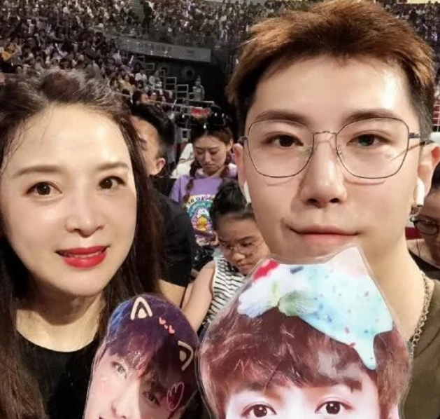 还记得86版《西游记》"蜘蛛精"姚嘉吗?最后一张美翻了!