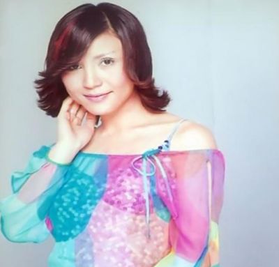 轨迹,林萍梦想能成为一名出色的外交官,却进入了歌坛当上了职业歌手