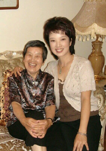 《夕阳红》主持人黄薇,温暖脑梗父亲最后的时光