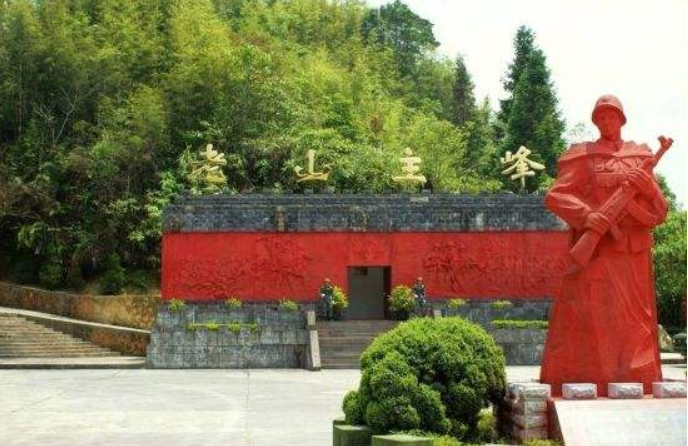 越军士兵讲述收尸经过,老山松毛岭战役惨败之后