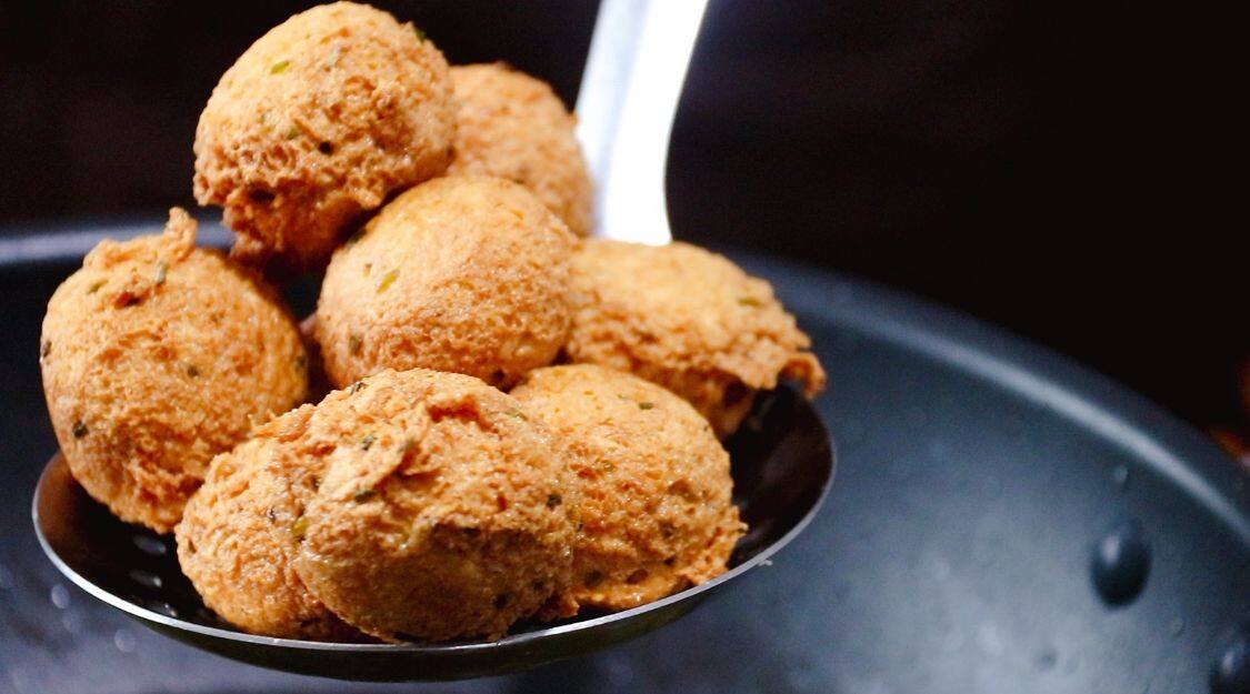 这个豆腐丸子外酥里嫩比红烧的好吃加点它又香又酥